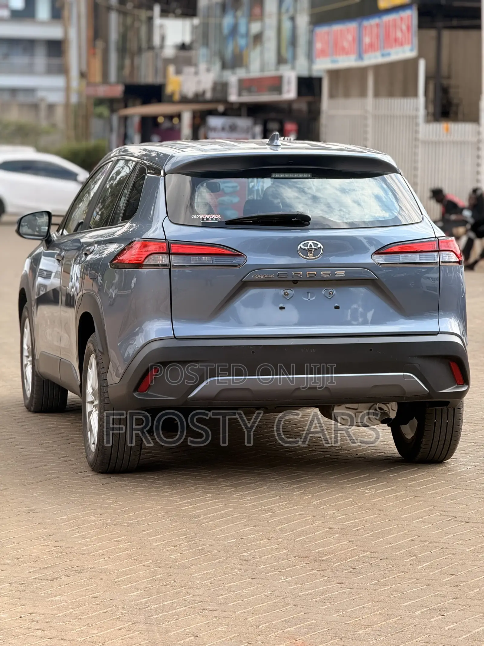 Toyota Corolla Cross XLE AWD 2023 Gray