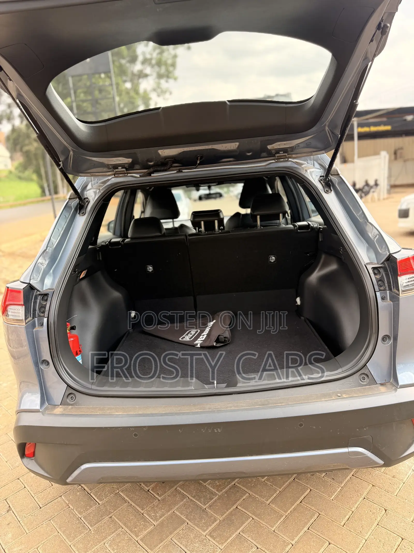Toyota Corolla Cross XLE AWD 2023 Gray