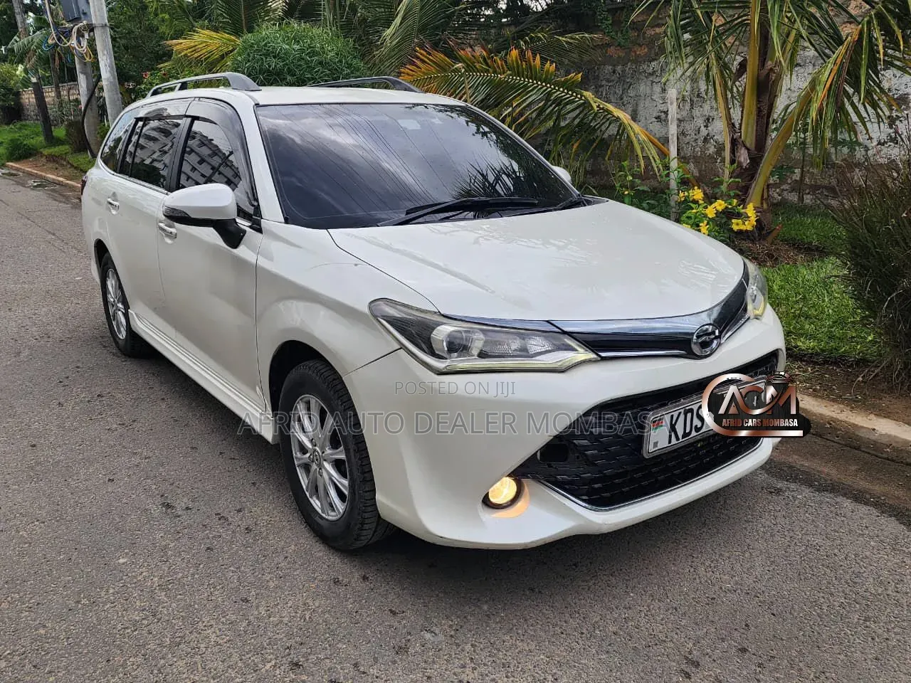 Toyota Corolla Fielder 2017 White