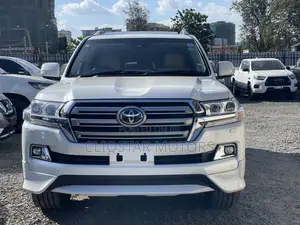 Toyota Land Cruiser 4.6 V8 ZX 2019 White