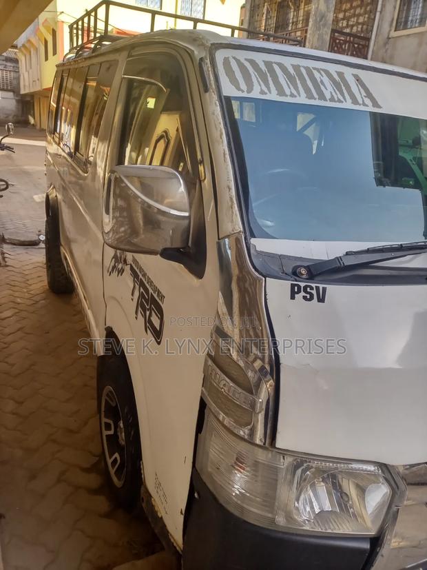 Toyota HiAce 2007 White - thumbnail 11