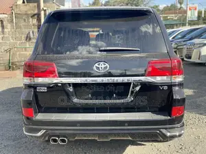 Toyota Land Cruiser 4.6 V8 ZX 2020 Black