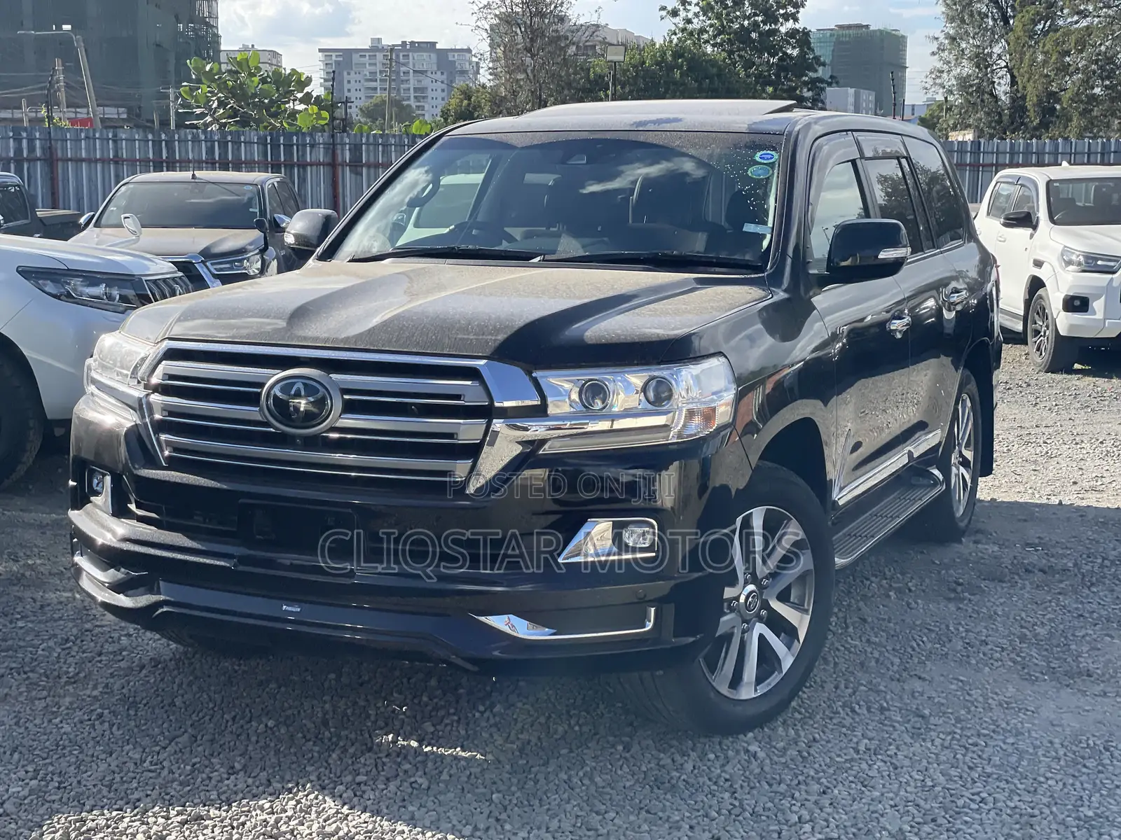 Toyota Land Cruiser 4.6 V8 ZX 2020 Black