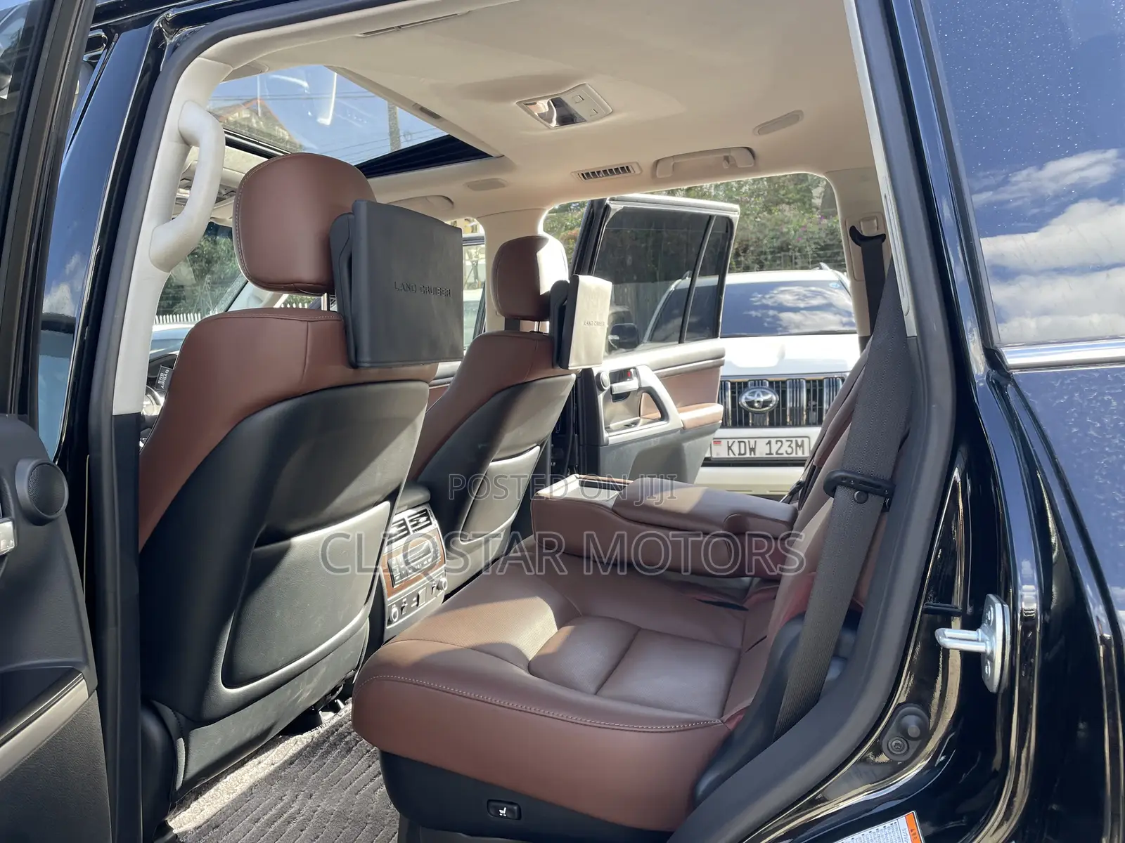 Toyota Land Cruiser 4.6 V8 ZX 2020 Black