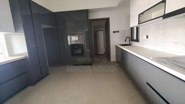 4bdrm Apartment in Parklands for rent - thumbnail 2