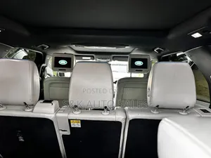 Land Rover Discovery 2018 Burgundy