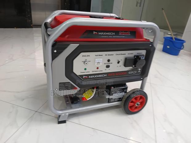 11.9 Kva Portable Maxmech Gasoline Generator With a Keystart
