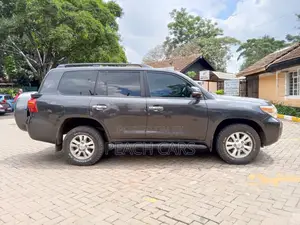 Toyota Land Cruiser 2012 Gray