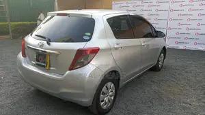 Toyota Vitz 2014 Silver