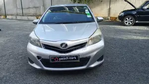 Toyota Vitz 2014 Silver