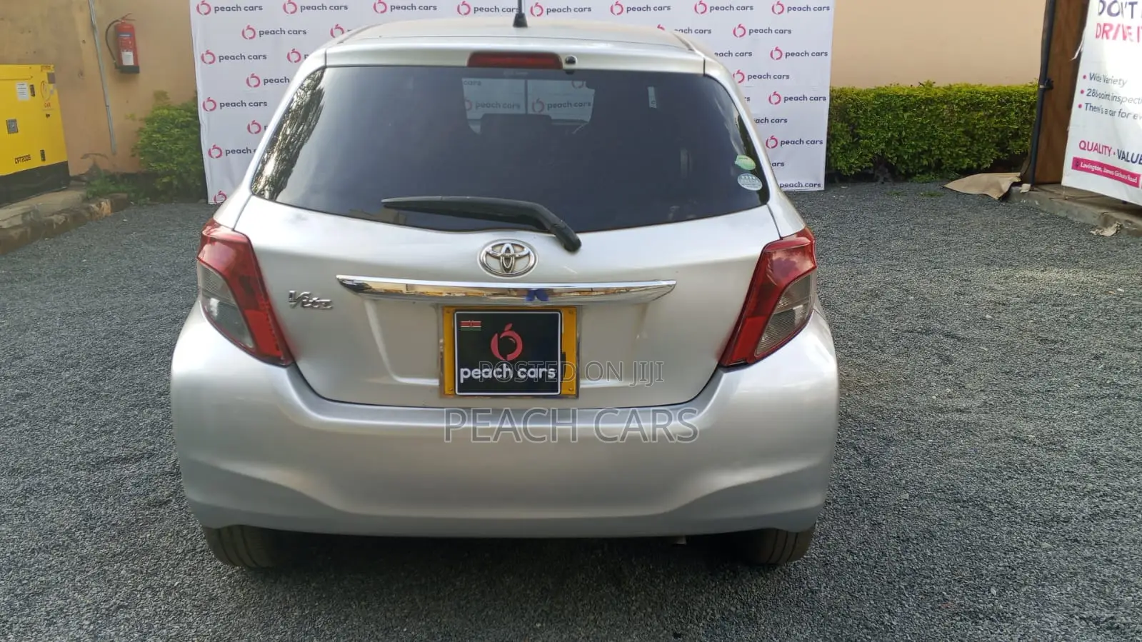 Toyota Vitz 2014 Silver