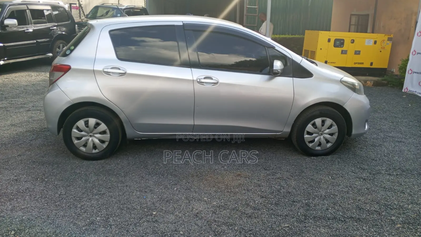 Toyota Vitz 2014 Silver
