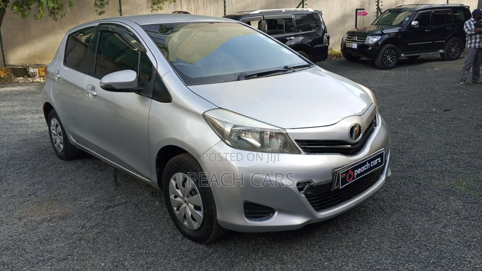 Toyota Vitz 2014 Silver