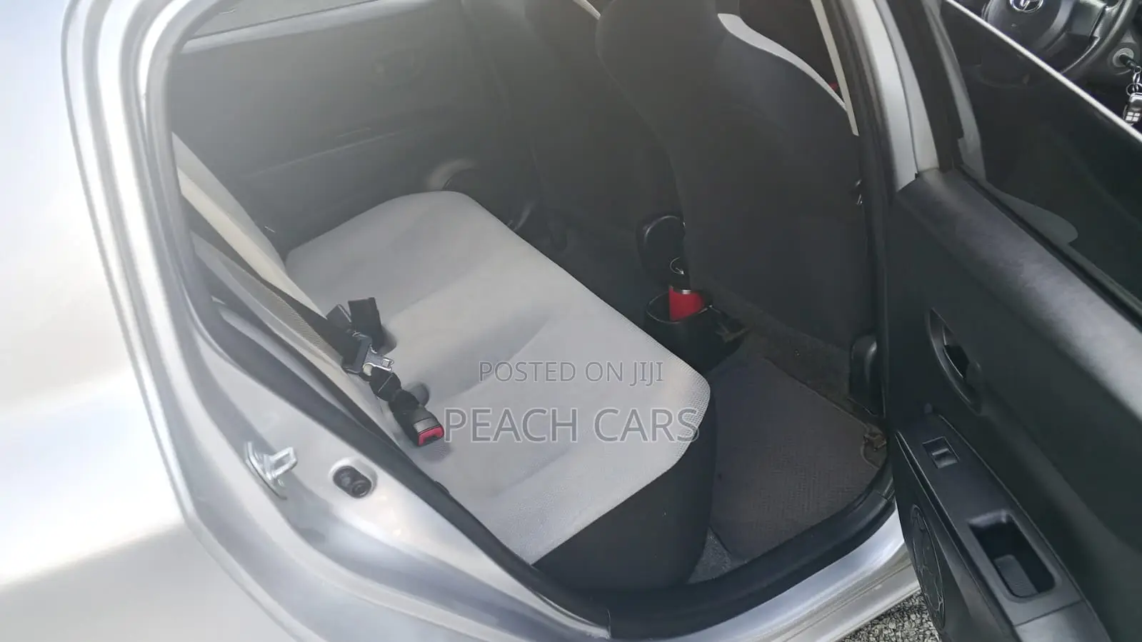 Toyota Vitz 2014 Silver