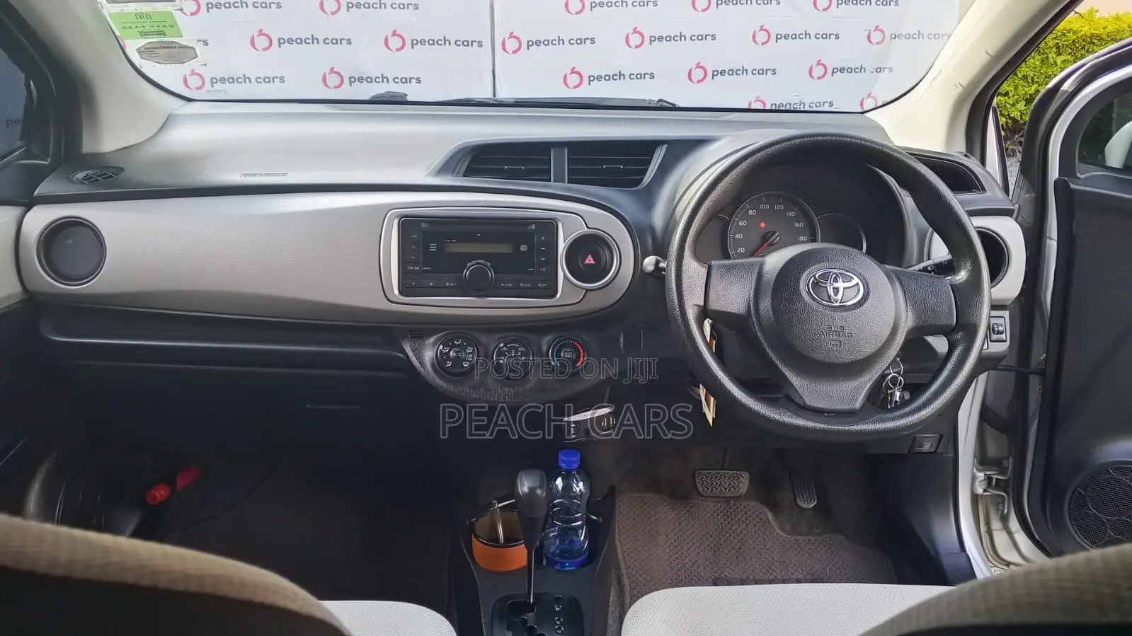 Toyota Vitz 2014 Silver