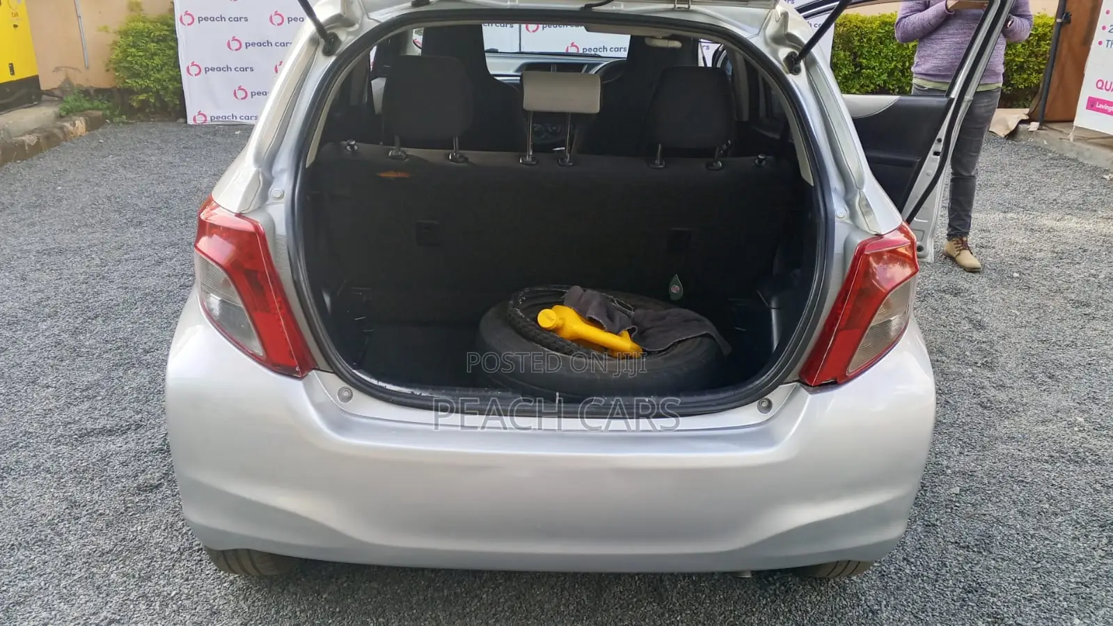 Toyota Vitz 2014 Silver