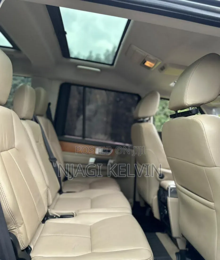 Land Rover Discovery 2013 Gray