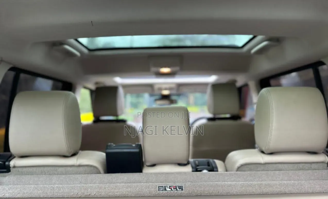 Land Rover Discovery 2013 Gray