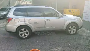 Subaru Forester 2010 Silver