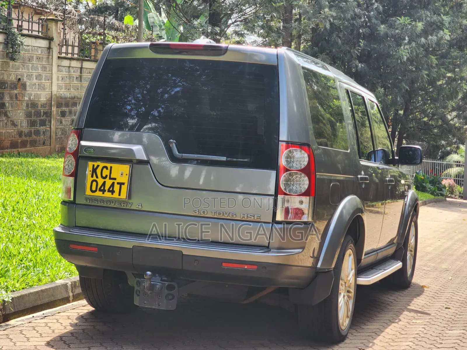 Land Rover Discovery 2010 Gray