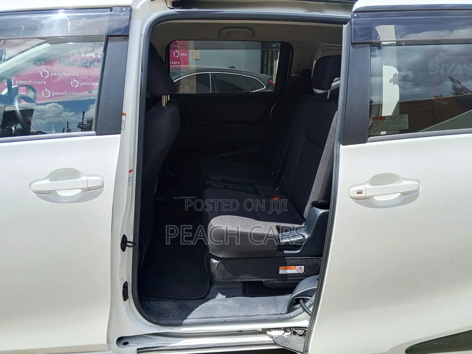 Toyota Sienta 2019 White