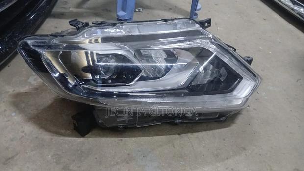 Nissan Extrail Nt32 Headlights - thumbnail 2