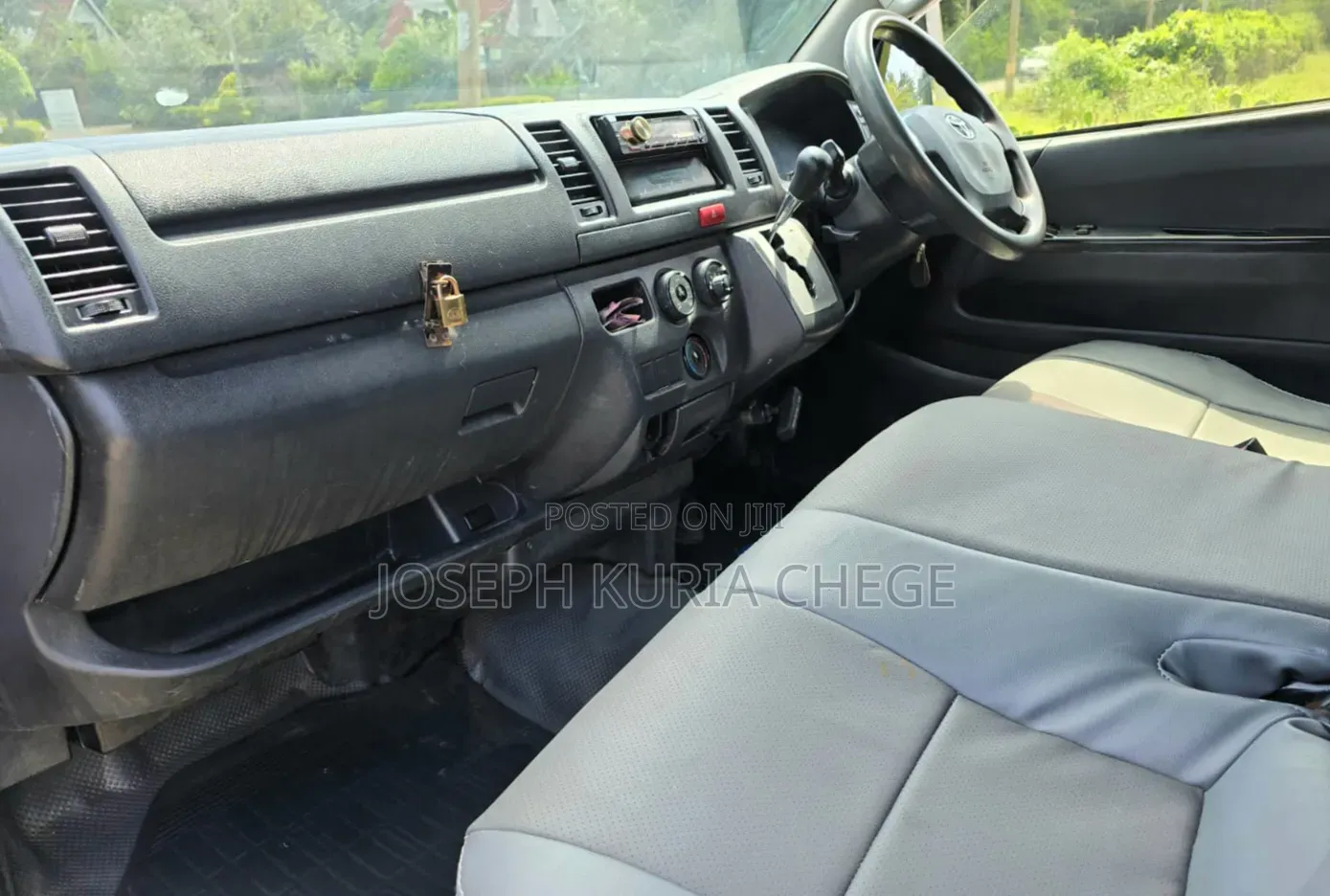 Toyota HiAce 2015 Silver