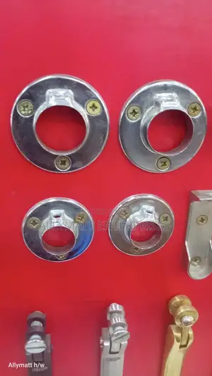 Wall to Wall Chrome Bracket 3/4