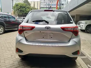 Toyota Vitz 2019 Silver