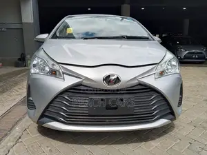 Toyota Vitz 2019 Silver