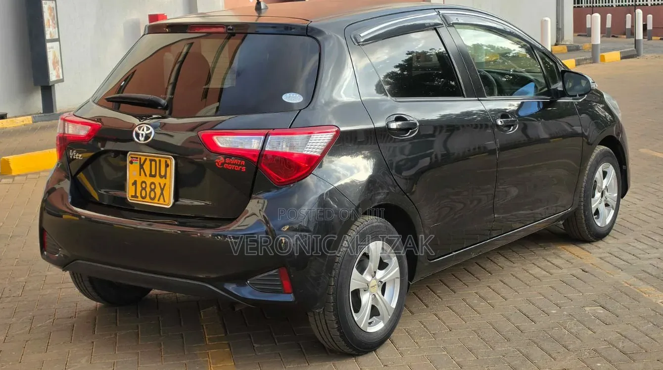 Toyota Vitz 2008 Black