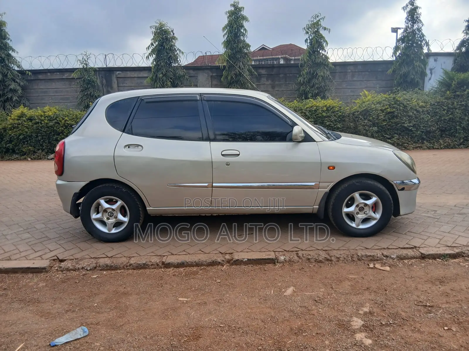 Toyota Duet 2002 Beige