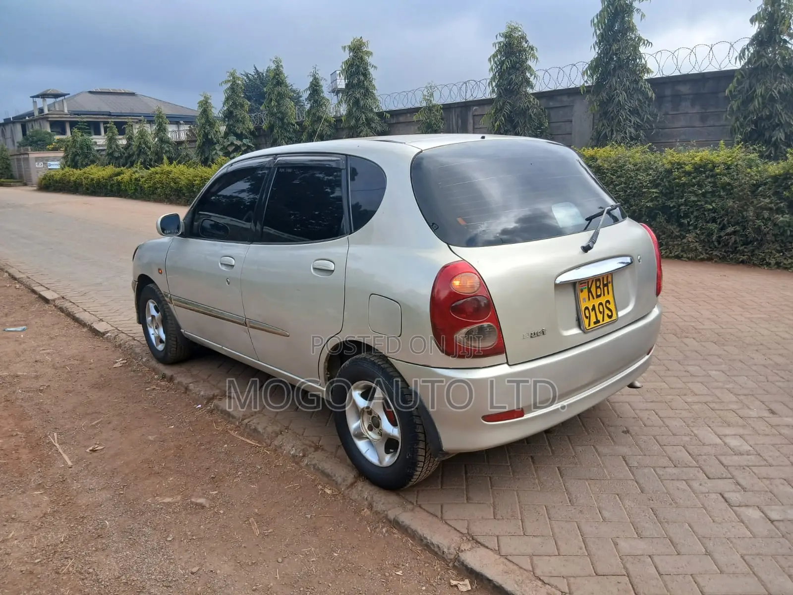 Toyota Duet 2002 Beige