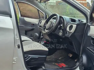 Toyota Vitz 2013 Silver