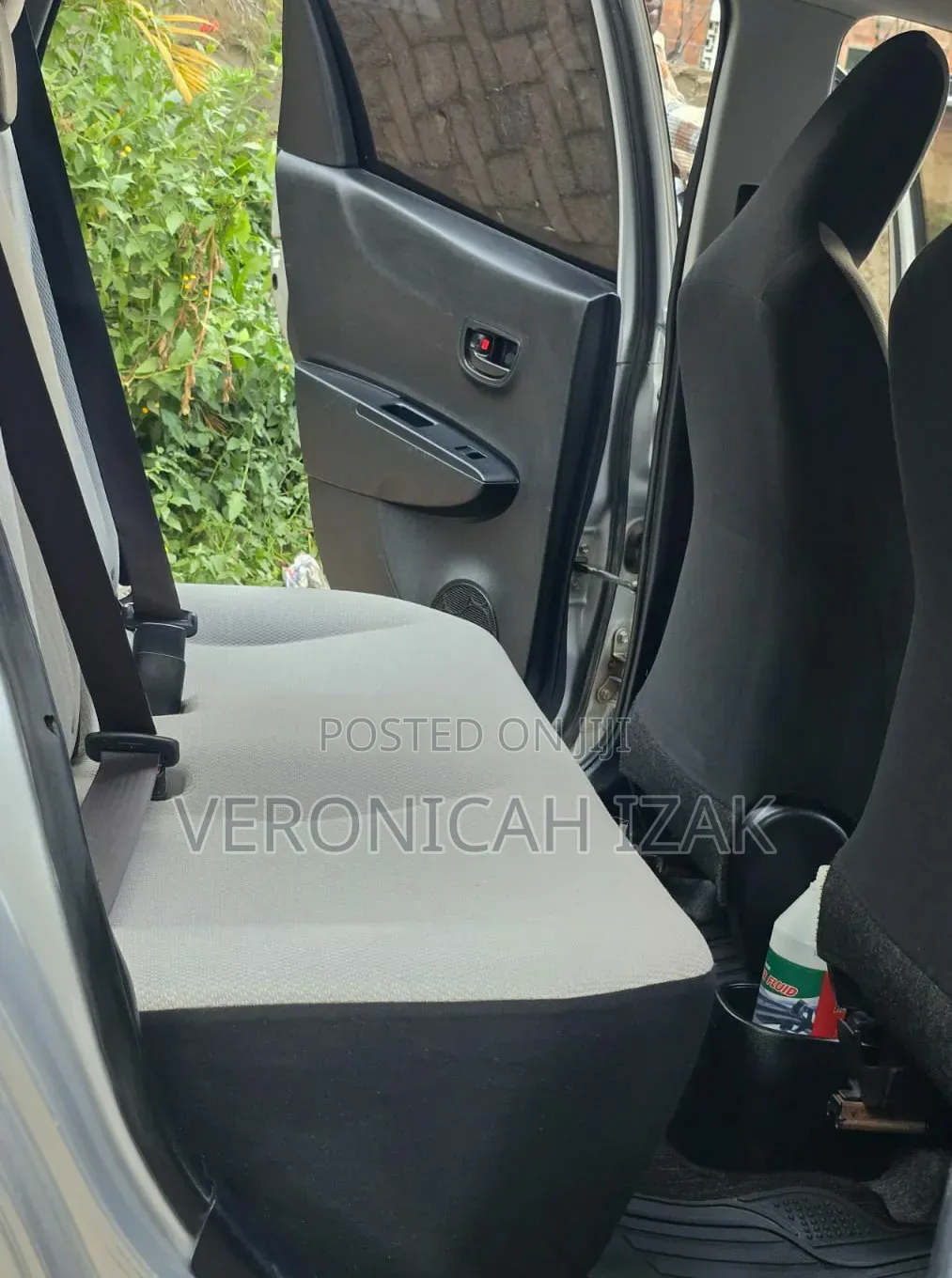 Toyota Vitz 2013 Silver