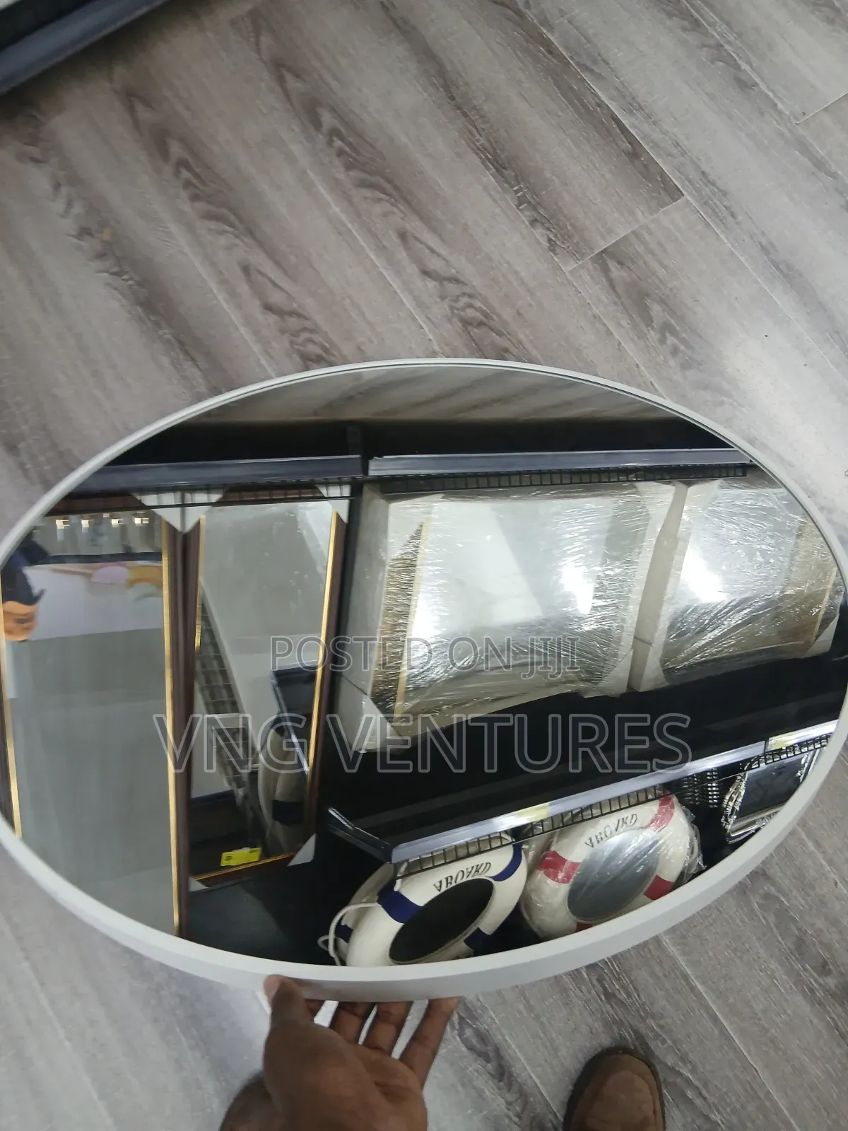 Contemporary Round Mirror