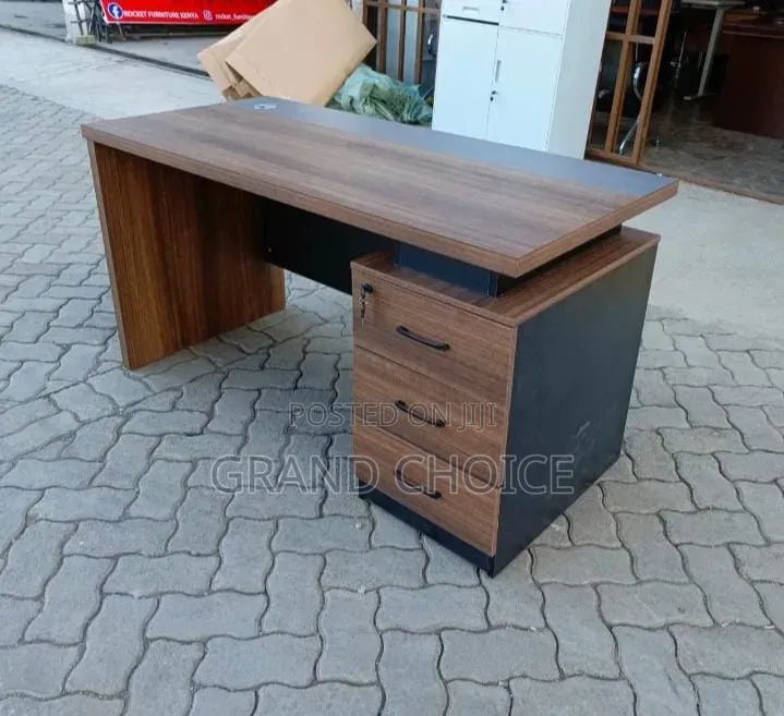 Office Ceo Desk With Side Drawer