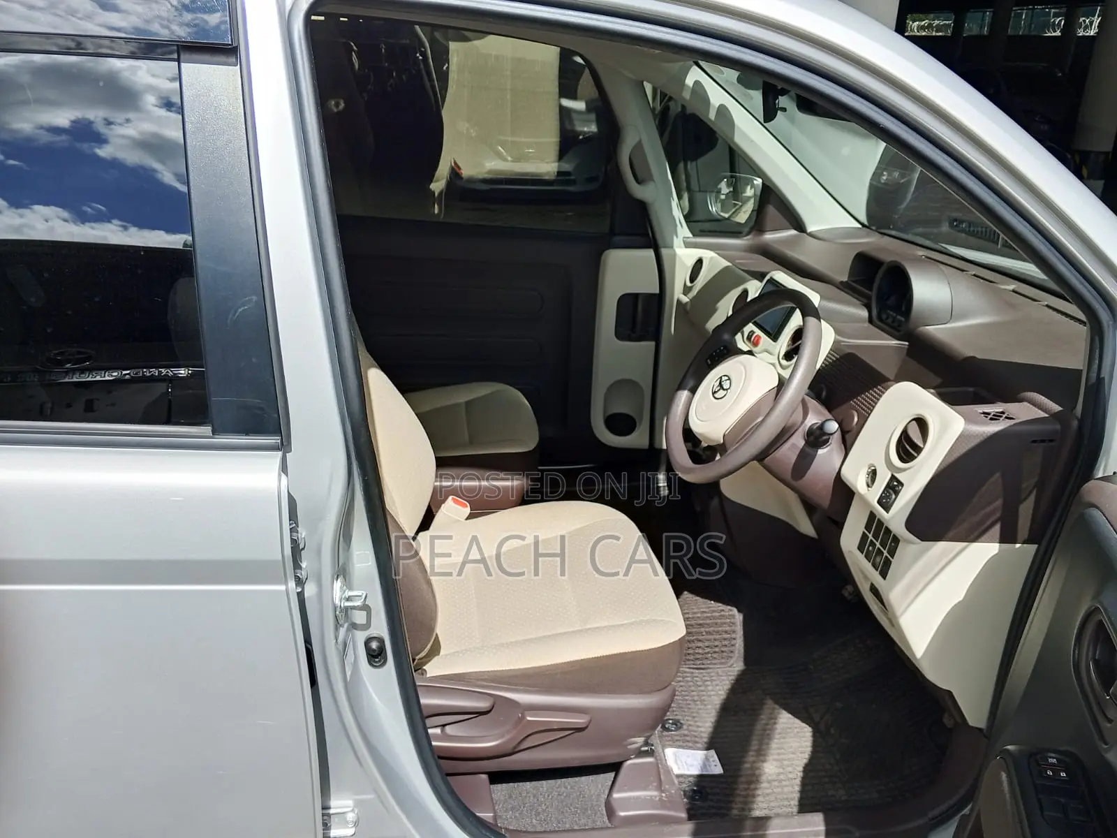 Toyota Spade 2019 Silver