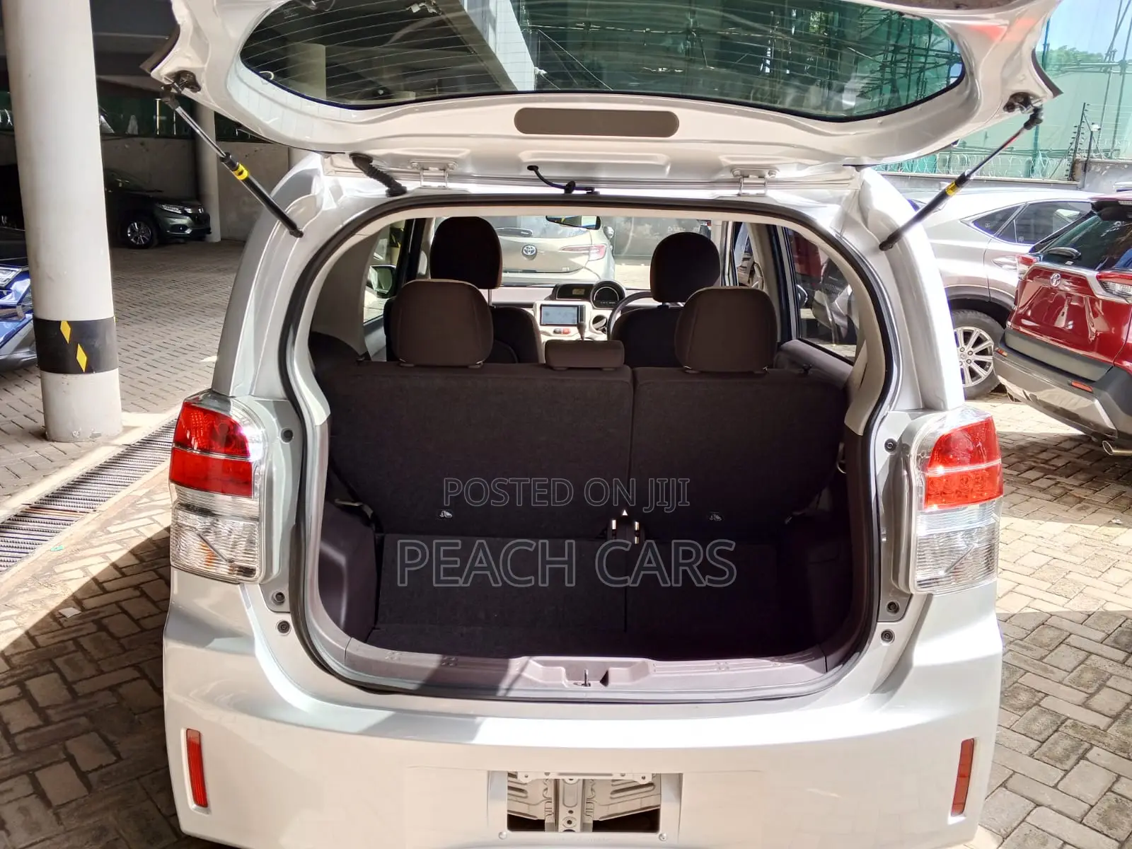 Toyota Spade 2019 Silver