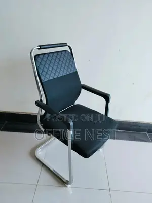 Executive Office Visitors Chair With Metallic Frame