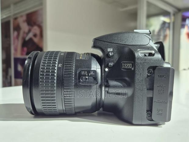 Nikon D3200 With 18-70mm F/3.5