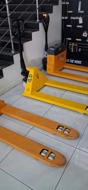 Heavy-Duty Pallet Truck