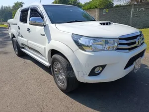 Toyota Hilux 2015 Pearl