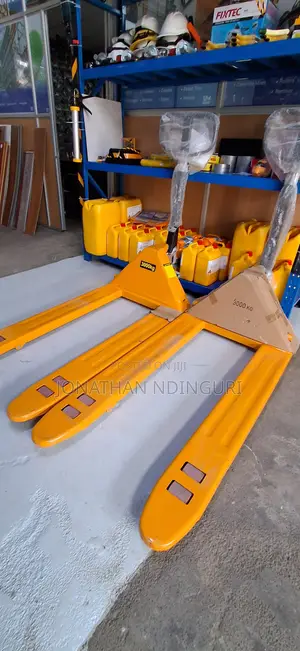 Manual Pallet Truck – Durable Design