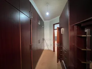 5bdrm House in Membley Estate for rent