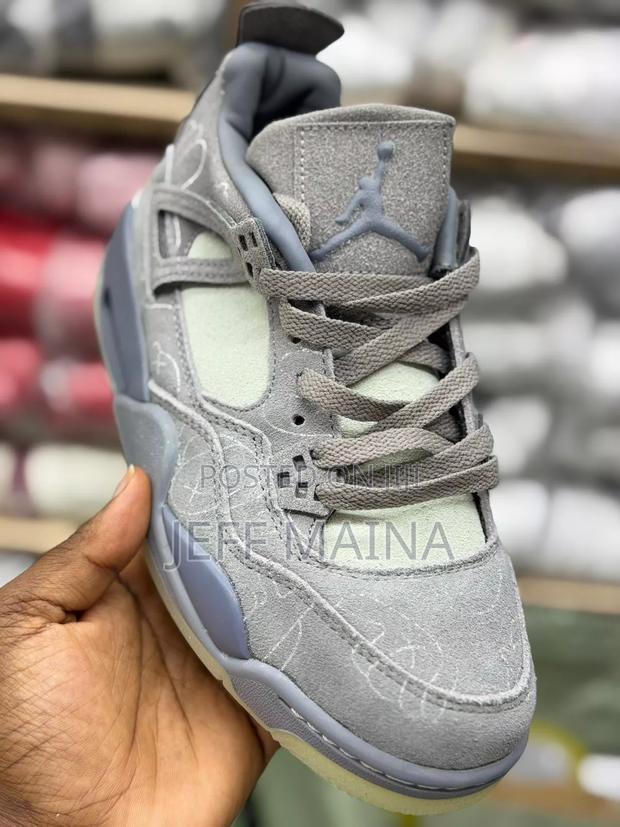 Jordan 4 Kaws - thumbnail 2