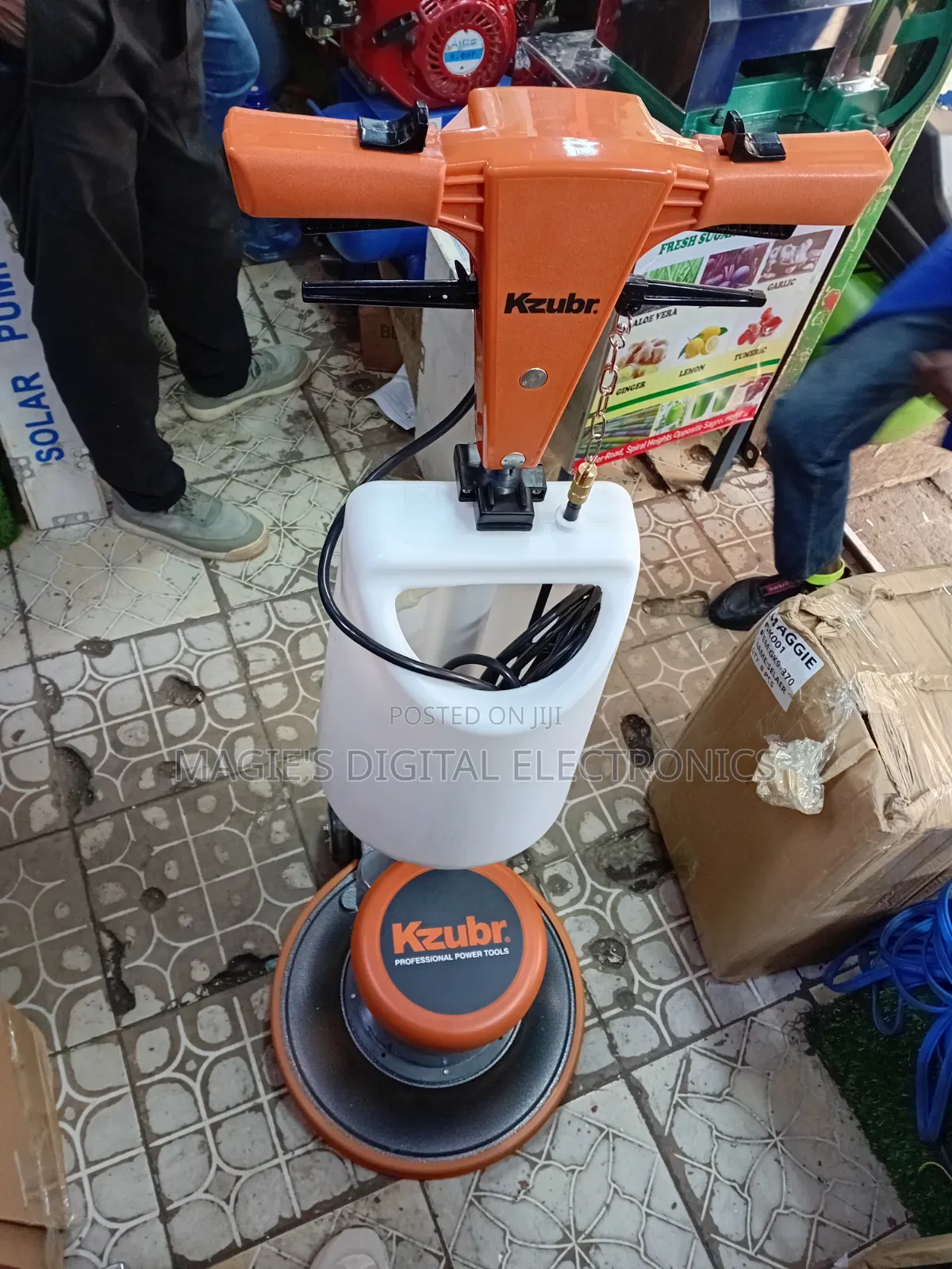 Most Scalable 1100w Kzubr Floor Scrubber