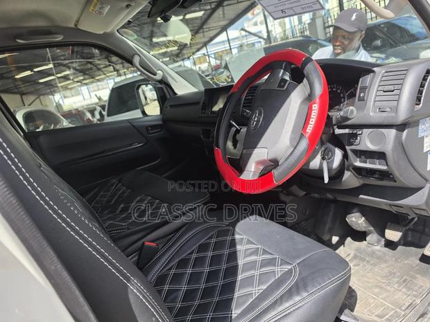 Toyota HiAce 2019 - thumbnail 6