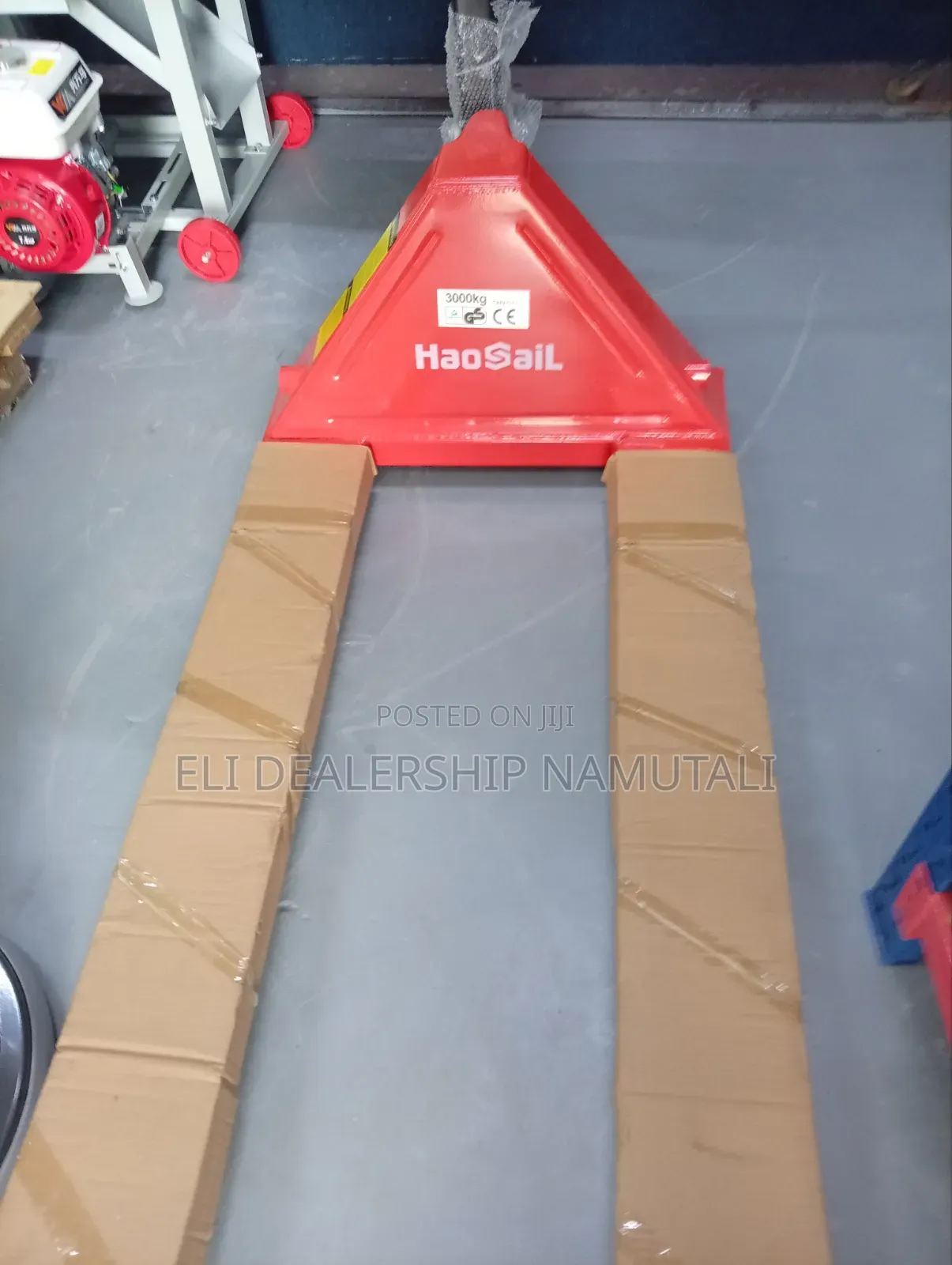 Hydraulic Hand Pallet Truck 3 Ton for Loading and Transporting Goods