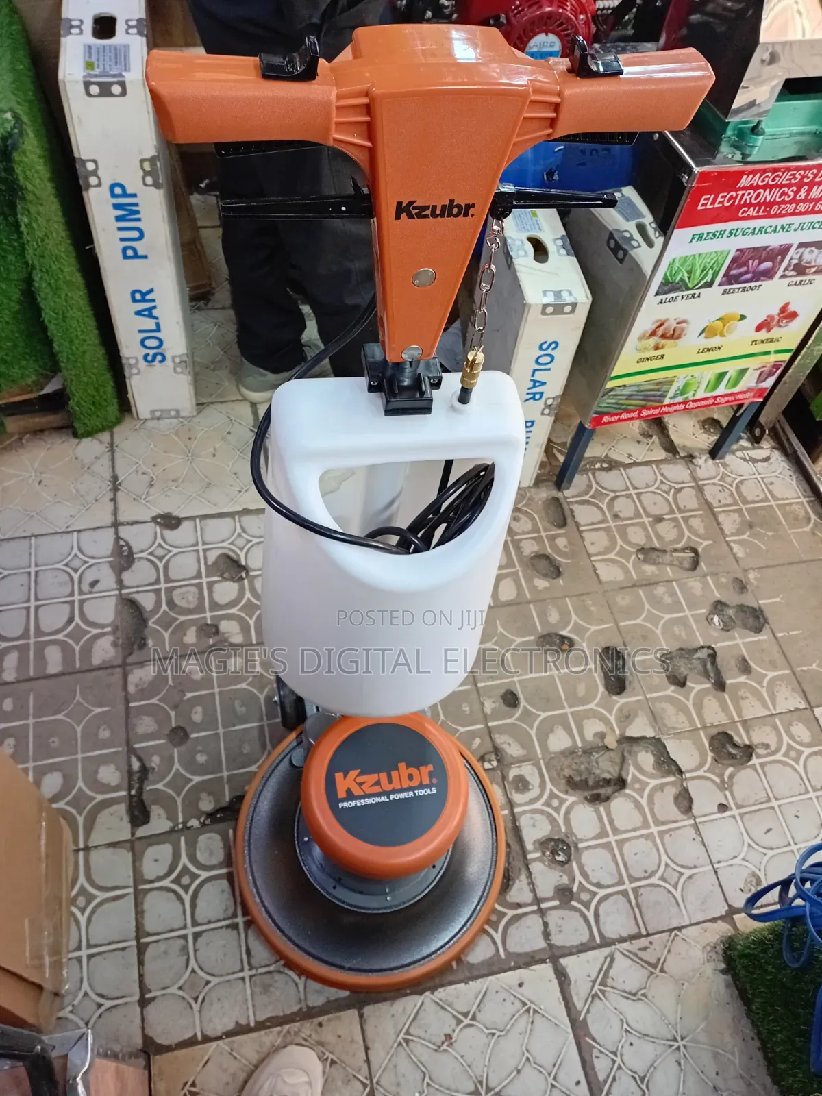 Highly Standardised 1100w Kzubr Floor Scrubber